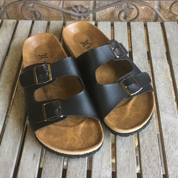 Amiani Shoes - 💥FIRM💥Amiani Resort Fashion Black Slip On Sandal